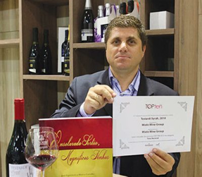 O enólogo Flávio Durante trabalha com mais de 200 hectares de vinhedos localizados na Bahia e que passam o ano em produção. O resultado: excelentes espumantes e vinhos, muitos deles premiados