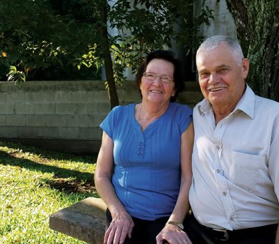 Em recente visita a familiares em Caxias do Sul, Adélia Bordin Pilatti e Ernesto Pilatti recordaram a trajetória de dificuldades há mais de 50 anos, quando resolveram deixar a cidade natal Nova Pádua