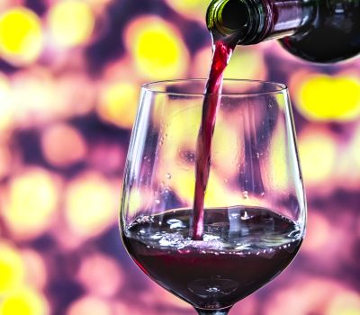 pouring-glass-red-wine